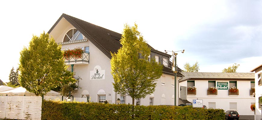 Hotel Sterkel in der Darmstädter Str. 79 in Rödermark (Urberach)
